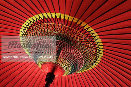 Papier parapluie, Kyoto, préfecture de Kyōto, région de Kinki, Honshu, Japon Papier parapluie, Kyoto, préfecture de Kyōto, région de Kinki, Honshu, Japon