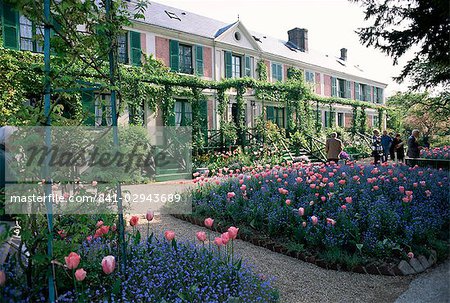 Monet's house and garden, Giverny, Haute Normandie (Normandy), France, Europe Monet's house and garden, Giverny, Haute Normandie (Normandy), France, Europe