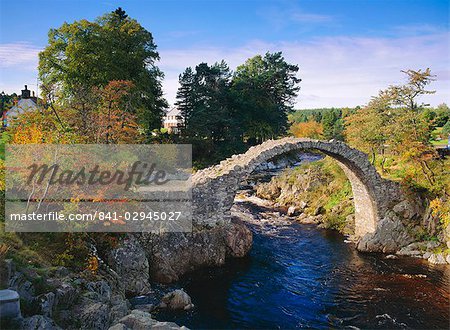 Vieux pont de Carr, Carrbridge, région des Highlands, Ecosse, Royaume-Uni, Europe