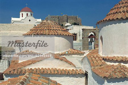 Vue aérienne de la toiture de la monastère de Saint-Jean, Hora Patmos, patrimoine mondial de l'UNESCO, îles du Dodécanèse, îles grecques, Grèce, Europe