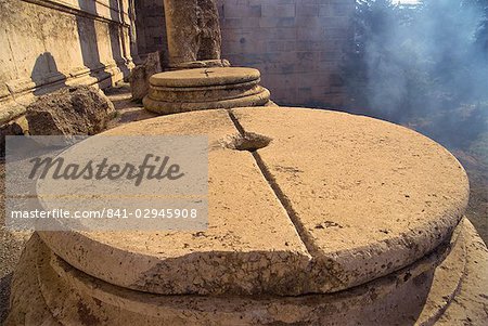 Base de colonne avec rainure pour plomb casting, Baalbek, patrimoine mondial UNESCO, Liban, Moyen-Orient