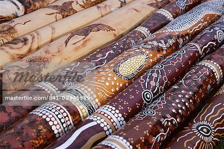 Main peint des didgeridoos, instrument de musique autochtone, Australie, Pacifique