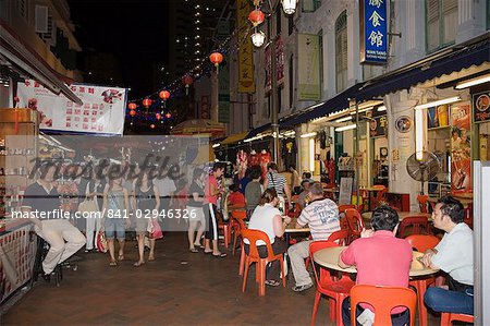 Pagode-Straße Ladenhäuser Stände und Straßencafés, Verkauf von chinesische waren in der Nacht, eine beliebte Einkaufsmeile für einheimische und Touristen, Chinatown, Outram, Singapur, Südostasien, Asien