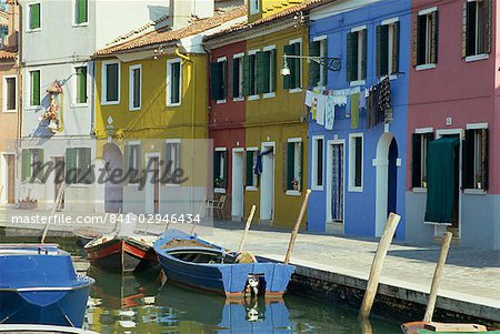 Peint la maison façades, île de Burano, Venise, Vénétie, Italie, Europe