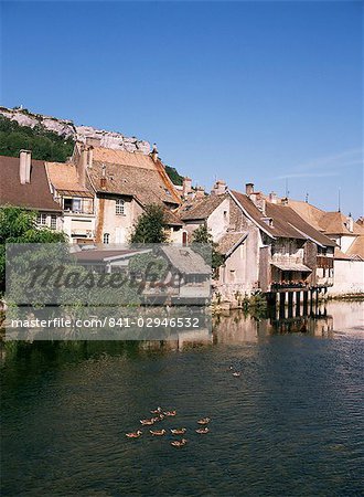 Fluss Loue, Ornans, Franche-Comte, Frankreich, Europa