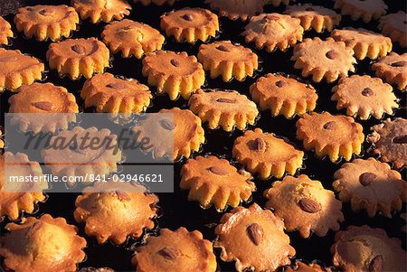 Brioches aux amandes, une spécialité locale, Sousse, Tunisie, Afrique du Nord, Afrique Brioches aux amandes, une spécialité locale, Sousse, Tunisie, Afrique du Nord, Afrique