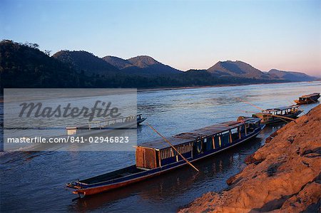 View of Mekong River at sunset, Luang Prabang, Laos, Indochina, Southeast Asia, Asia