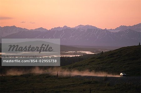 Conduite Park Road Alaska Range intérieur AK Denali Natl Park magnifique coucher de soleil été