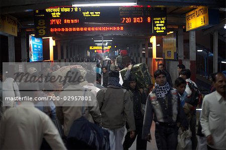 Intérieur de la gare de Delhi, Inde