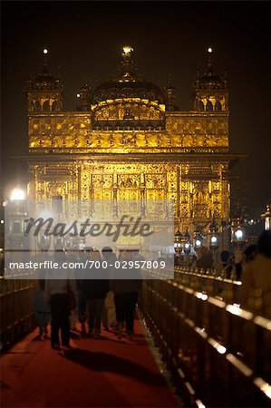Temple d'or à la nuit, Amritsar, Punjab, Inde