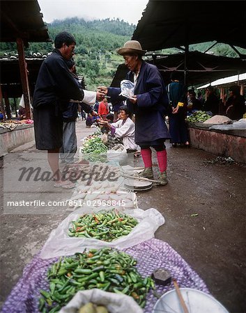 Piments et légumes au marché principal, Thimphu, Bhoutan