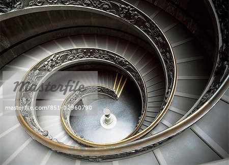 Escalier en colimaçon au Vatican, Rome, Italie