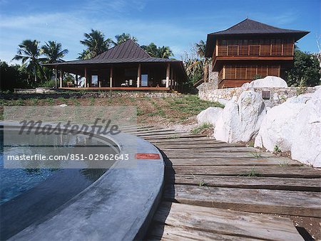 Rock spa pool and huts,Fregate Island,Seychelles