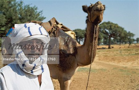 CHAMEAU HERDER, SOUDAN CHAMEAU HERDER, SOUDAN
