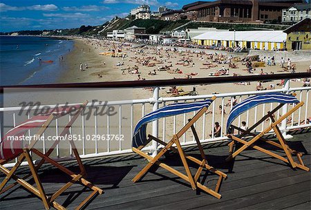 Trois plages chaises, Bournemouth, Dorset, Angleterre