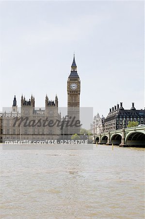 Houses of parliament and thames river