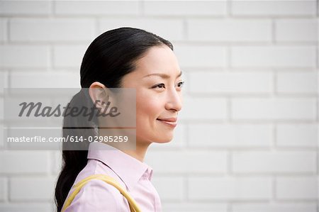 Seitenansicht einer japanischen Frau