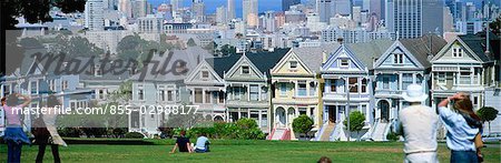 Tourists at Victorian House, alamo Square, San Francisco