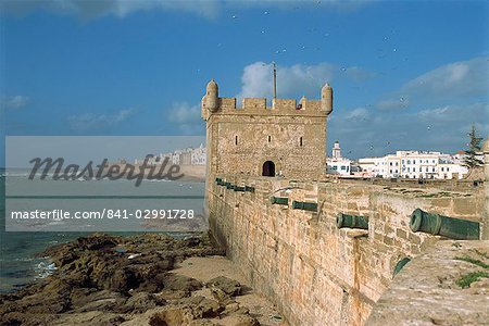 Remparts et la porte du port, Essaouira, Maroc, Afrique du Nord, Afrique Remparts et la porte du port, Essaouira, Maroc, Afrique du Nord, Afrique