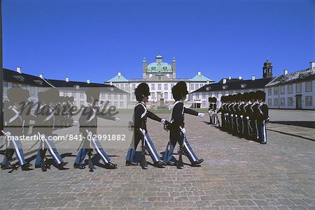 Changement de la garde, le Palais Royal, Fredericksburg Frederiksborg Slot), Danemark, Scandinavie, Europe