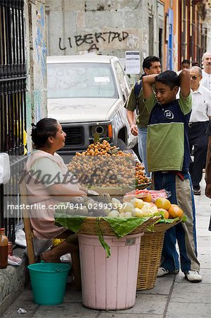 Vendeur de rue, ville de Oaxaca, Oaxaca, Mexique, Amérique du Nord