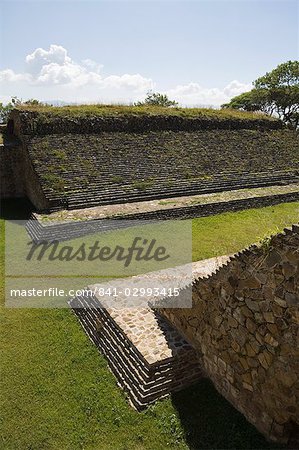 Das Gericht Kugel, die alten Zapoteken Stadt von Monte Alban, UNESCO-Weltkulturerbe, in der Nähe der Stadt Oaxaca, Oaxaca, Mexiko, Nordamerika