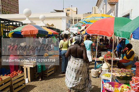 Le marché africain dans la vieille ville de Praia, Plateau, Praia, Santiago, Cap-vert, Afrique