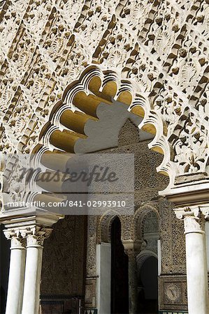 Patio de las Doncellas (Patio des jeunes filles), district de Real Alcazar, Santa Cruz, Séville, Andalousie (Andalucia), Espagne, Europe