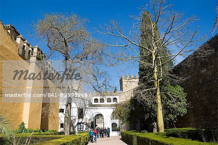 Patio del Leon, Real Alcazar, UNESCO World Heritage Site, Santa Cruz district, Seville, Andalusia (Andalucia), Spain, Europe