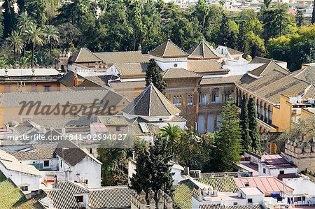 Real Alcazar, patrimoine mondial UNESCO, vu depuis la tour de La Giralda, le quartier de Santa Cruz, Séville, Andalousie (Andalucia), Espagne, Europe