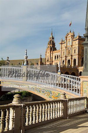 Plaza de Espana erected for the 1929 Exposition, Parque Maria Luisa, Seville, Andalusia, Spain, Europe