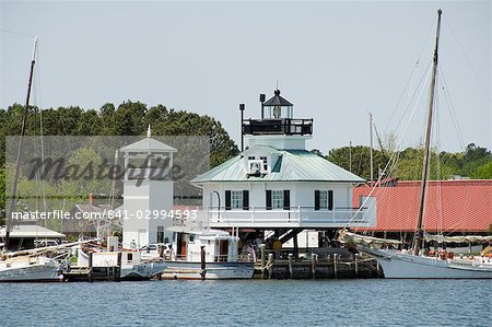 Typische historische Leuchtturm gerettet und brachte in der Chesapeake Bay Maritime Museum, St. Michaels, Talbot County, Miles River, Chesapeake Bay Area, Maryland, Vereinigte Staaten von Amerika, Nordamerika