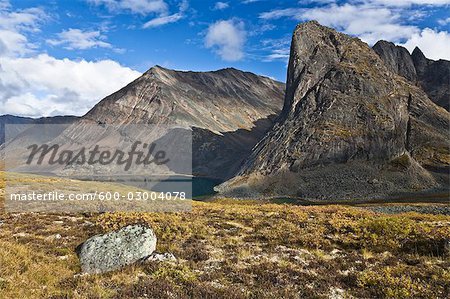 Diviser le lac, Parc Territorial de Tombstone, Yukon, Canada