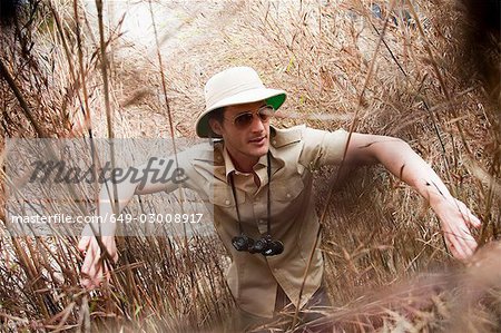 l'homme dans la jungle équiper wading riverside