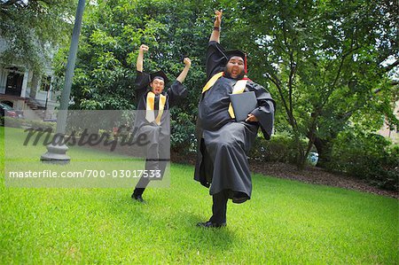Célébrant les diplômés