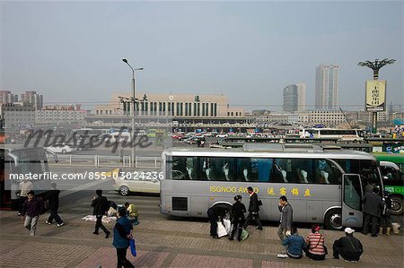 Terminus d'autobus, Dalian, en Chine, Dalian Chine