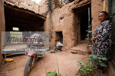 Vorgarten der Uyghur Leute Häuser, Dorf Tuyoq, Turfan, Xinjiang Uyghur Autonomie district, China