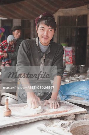 Nang (Uyghur Brot) Bäckerei, Bazar der Kuche (Kuqa), Xinjiang, China