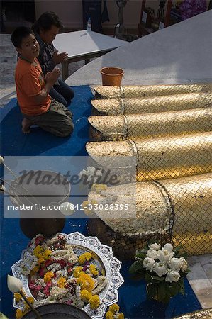 Le temple du Bouddha debout, Wat Intrawiharn, Bangkok, Thaïlande, Asie du sud-est, Asie