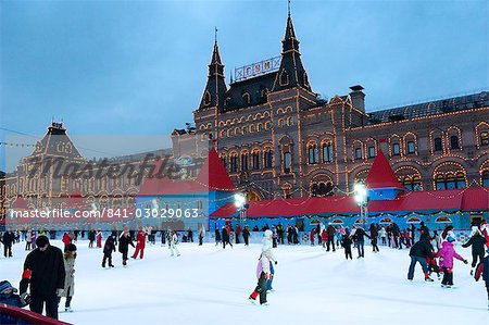 Patin à glace en place rouge, patrimoine mondial UNESCO, Moscou, Russie, Europe