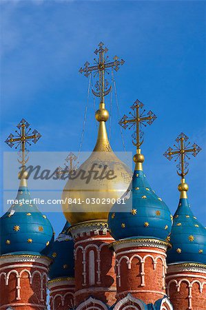 Coupoles de l'église de Saint-Georges, Moscou, Russie, Europe