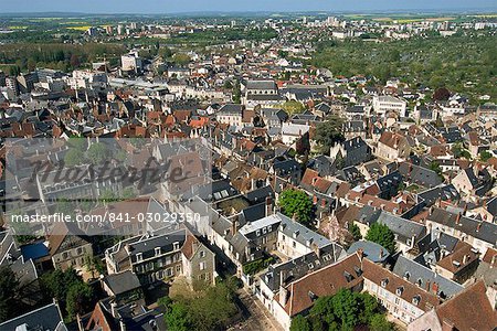 Vue sur la ville depuis la tour nord de la cathédrale, Berry, Bourges, Centre, France, Europe