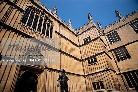 Statue de Earl of Pembroke, Bodleian Library, Oxford, Oxfordshire, Angleterre, Royaume-Uni, Europe