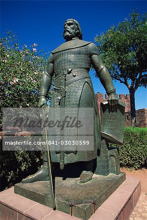 Statue de Sancho I au Castel dos Mouros à Silves dans l'Algarve, Portugal, Europe