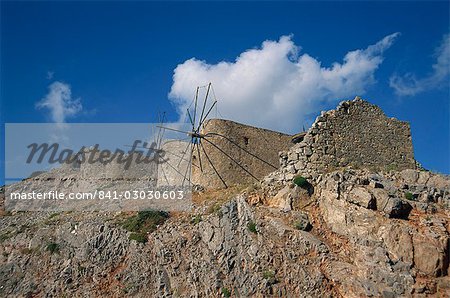 Alte Windmühlen am Eingang zum Plateau, bei 2700 ft., Lassithi (Lasithi) Ebene, auf der Insel Kreta, griechische Inseln, Griechenland, Europa