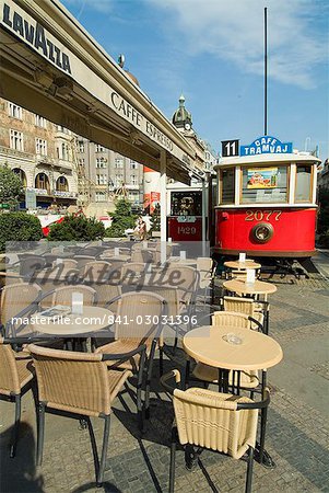 Café sur la place Wenceslas Square, Prague, République tchèque, Europe