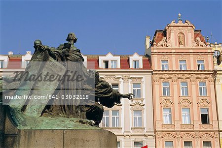 Monument de Jan Hus et palais Kinský, Old Town Square, Prague, République tchèque, Europe