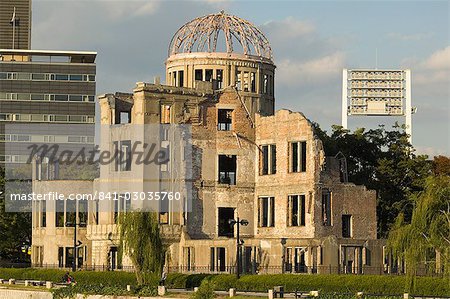 Un dôme de la bombe, patrimoine mondial de l'UNESCO, parc de la paix Hiroshima city, ouest du Japon, Asie
