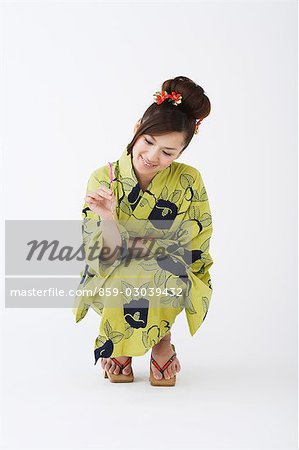 Jeune femme en Kimono