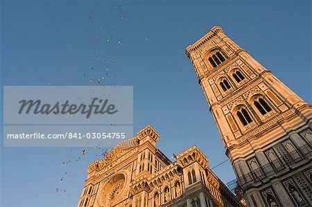 Festival balloons flying over The Duomo (cathedral), Florence, UNESCO World Heritage Site, Tuscany, Italy, Europe